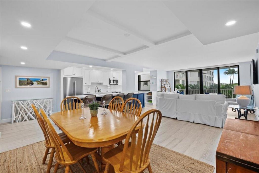 2860 S Ocean Boulevard, Unit 201, Palm Beach, FL 33480 Photo