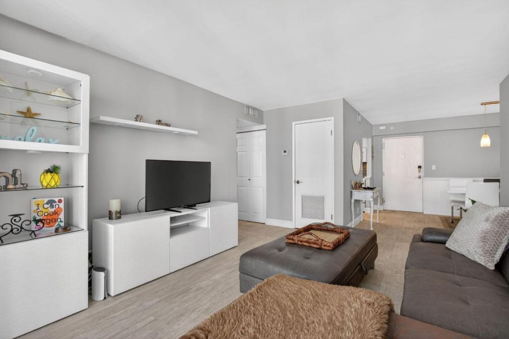 111 Briny Avenue, Unit 24-07, Pompano Beach, FL 33062 Photo