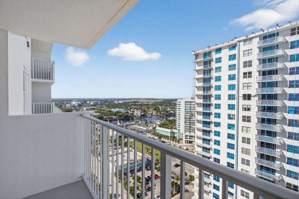 111 Briny Avenue, Unit 24-07, Pompano Beach, FL 33062 Photo