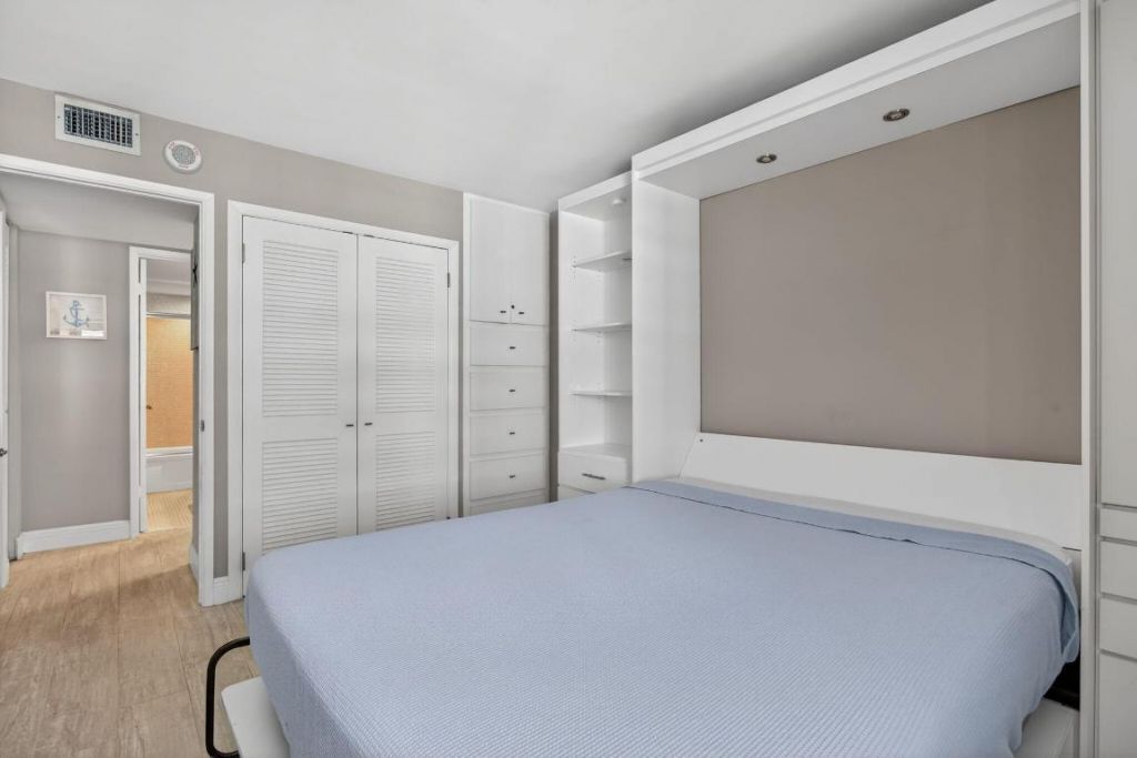 111 Briny Avenue, Unit 24-07, Pompano Beach, FL 33062 Photo