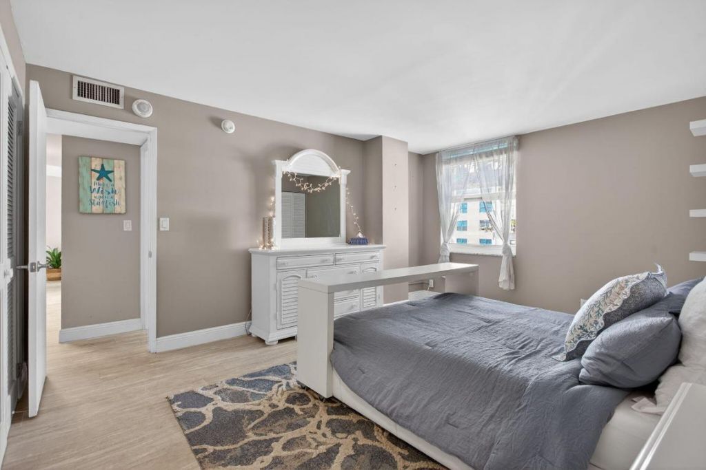 111 Briny Avenue, Unit 24-07, Pompano Beach, FL 33062 Photo