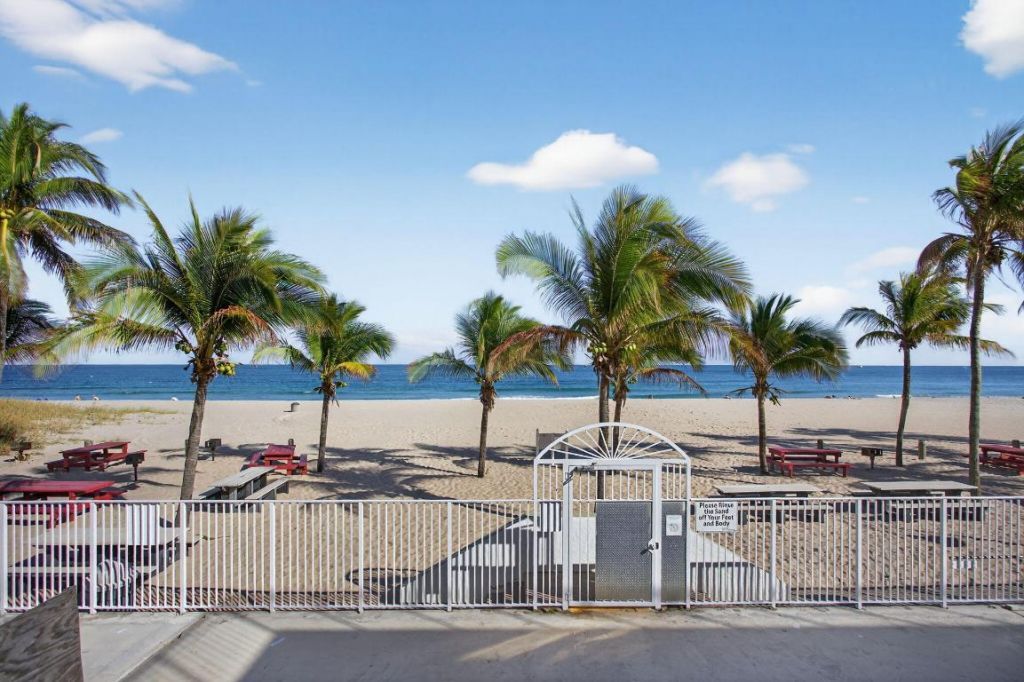 111 Briny Avenue, Unit 24-07, Pompano Beach, FL 33062 Photo