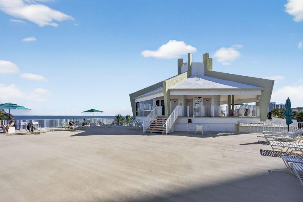 111 Briny Avenue, Unit 24-07, Pompano Beach, FL 33062 Photo