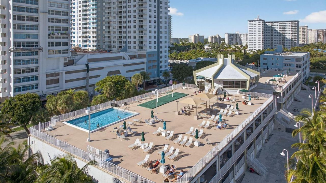 111 Briny Avenue, Unit 24-07, Pompano Beach, FL 33062 Photo