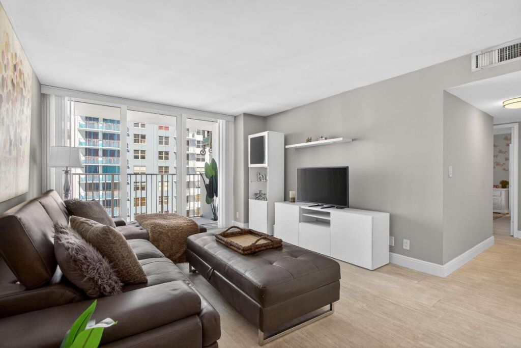 111 Briny Avenue, Unit 24-07, Pompano Beach, FL 33062 Photo