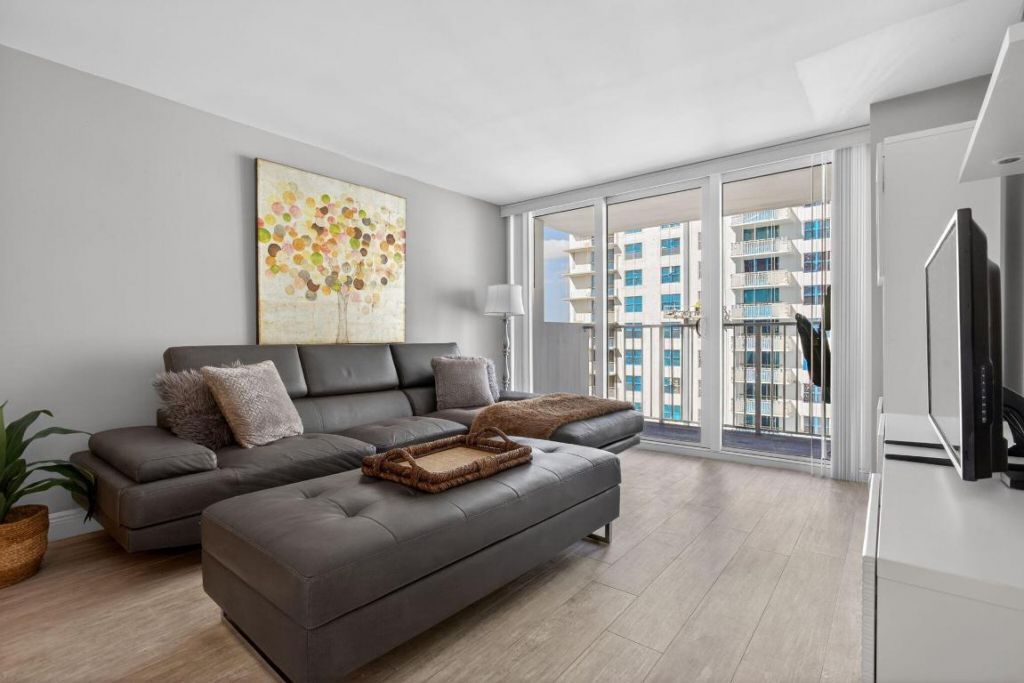 111 Briny Avenue, Unit 24-07, Pompano Beach, FL 33062 Photo