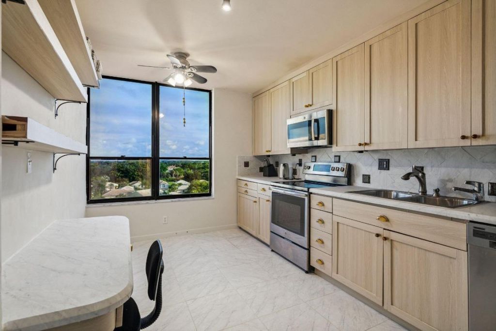 7217 Promenade Drive, Unit 801, Boca Raton, FL 33433 Photo