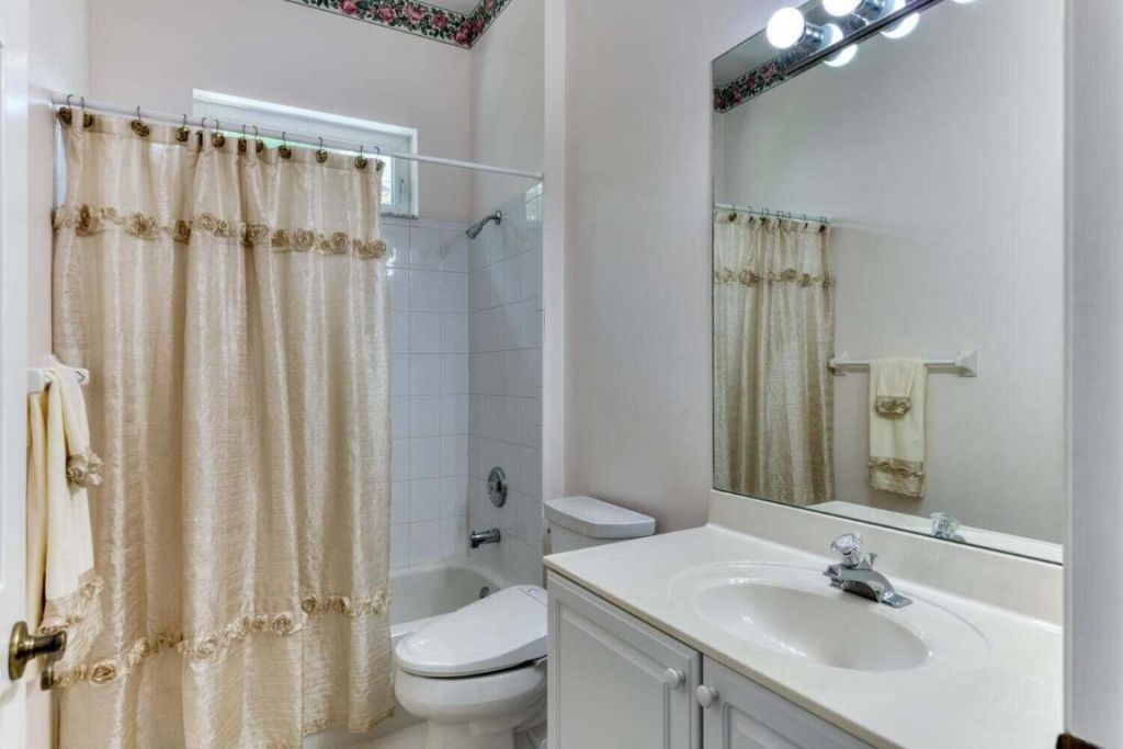 1232 Avondale Lane, West Palm Beach, FL 33409 Photo