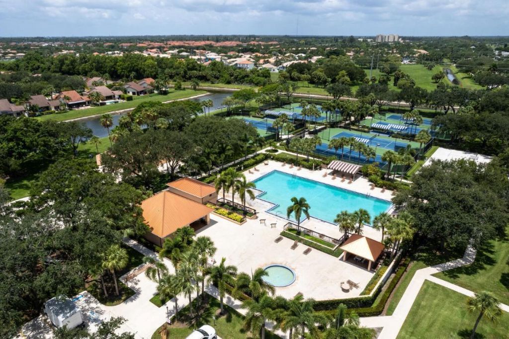 1232 Avondale Lane, West Palm Beach, FL 33409 Photo