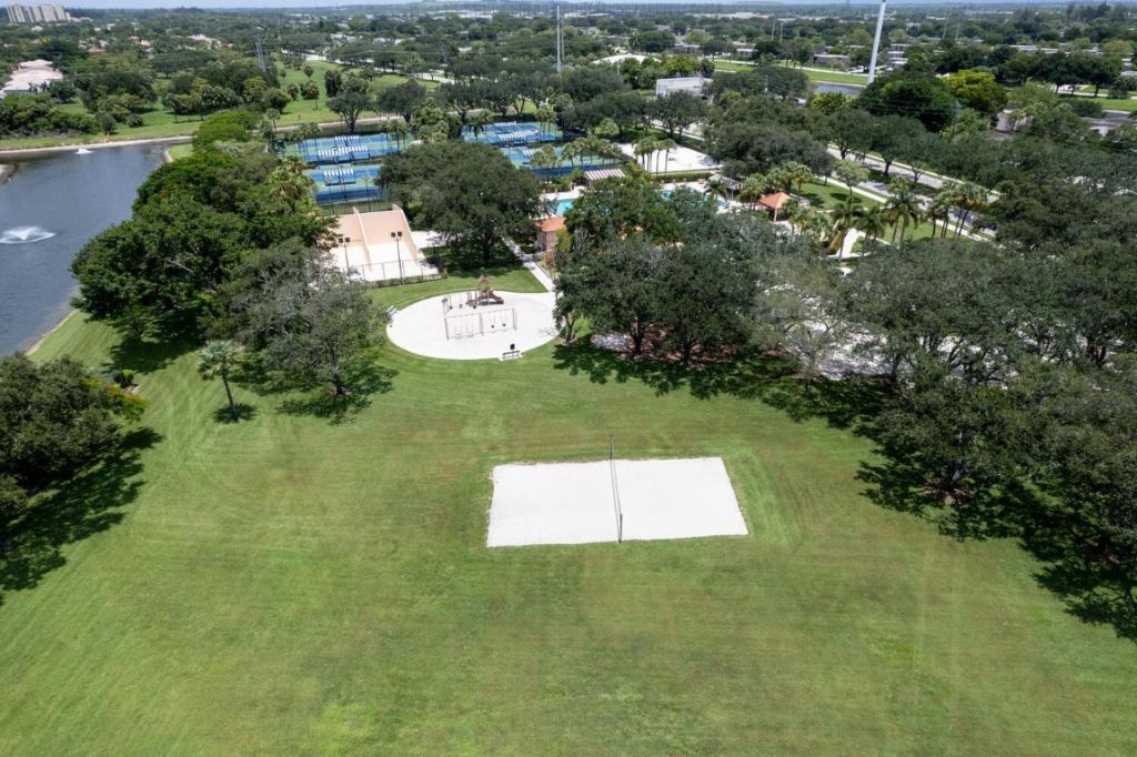 1232 Avondale Lane, West Palm Beach, FL 33409 Photo