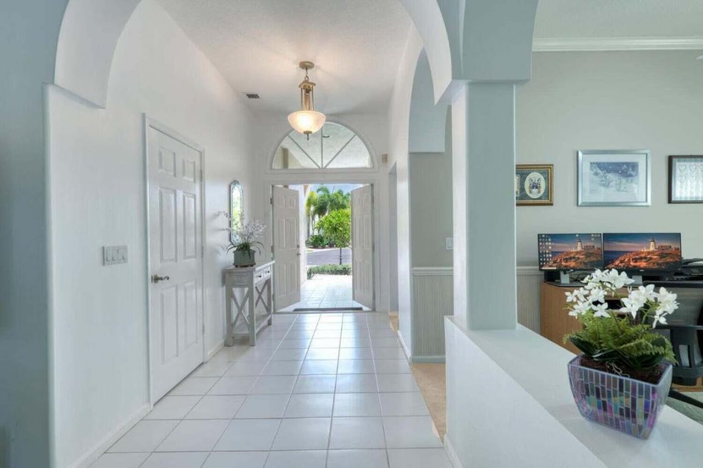 1232 Avondale Lane, West Palm Beach, FL 33409 Photo