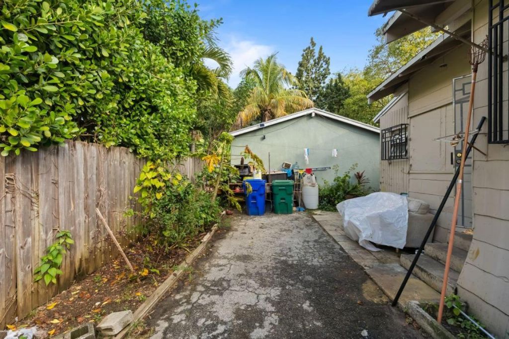 8111 NE 1st Avenue, Miami, FL 33138 Photo