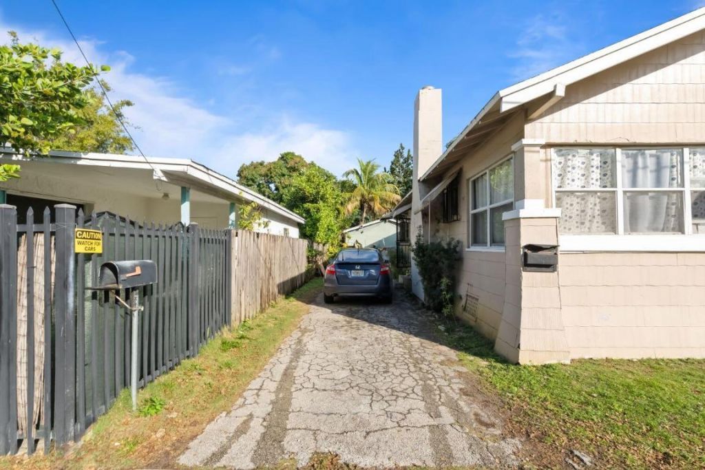 8111 NE 1st Avenue, Miami, FL 33138 Photo