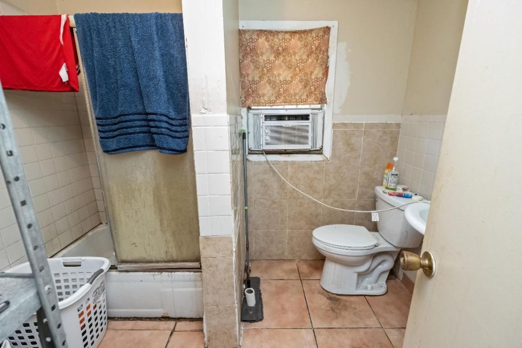 8111 NE 1st Avenue, Miami, FL 33138 Photo