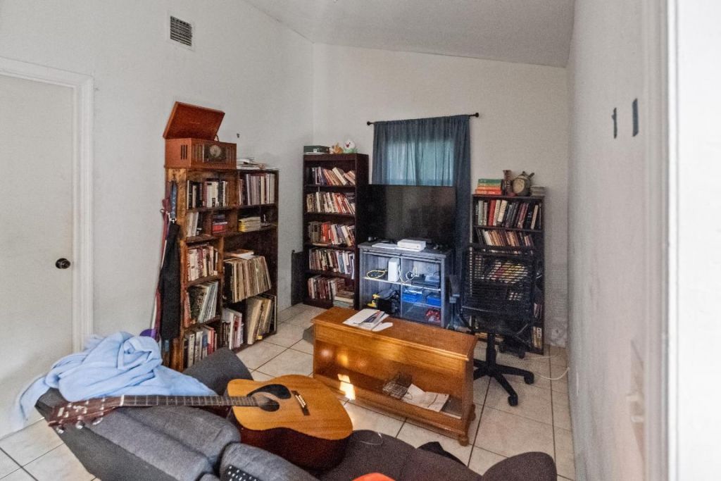 8111 NE 1st Avenue, Miami, FL 33138 Photo