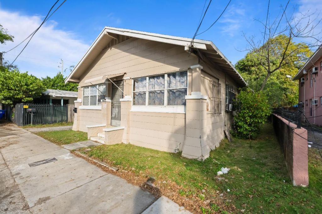 8111 NE 1st Avenue, Miami, FL 33138 Photo