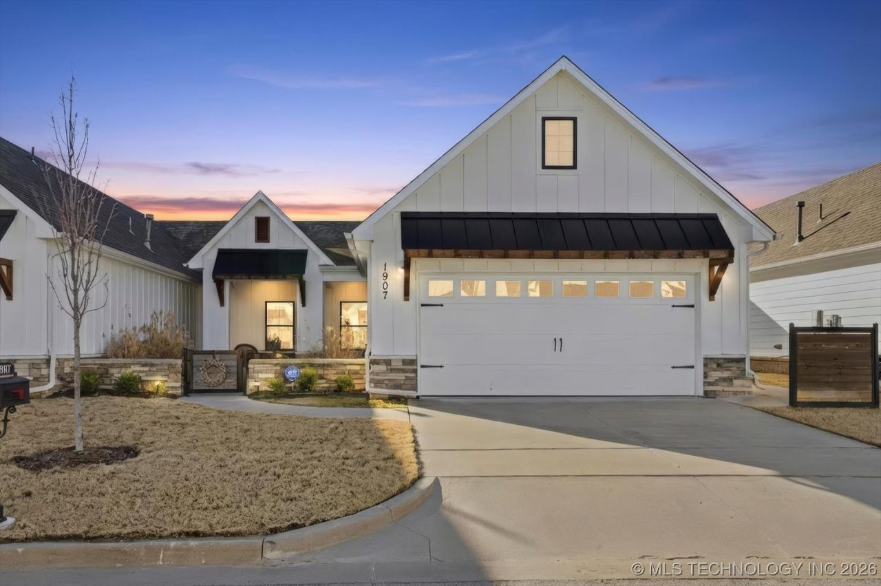 1907 W Imperial Street, Broken Arrow, OK 74011 Main Photo