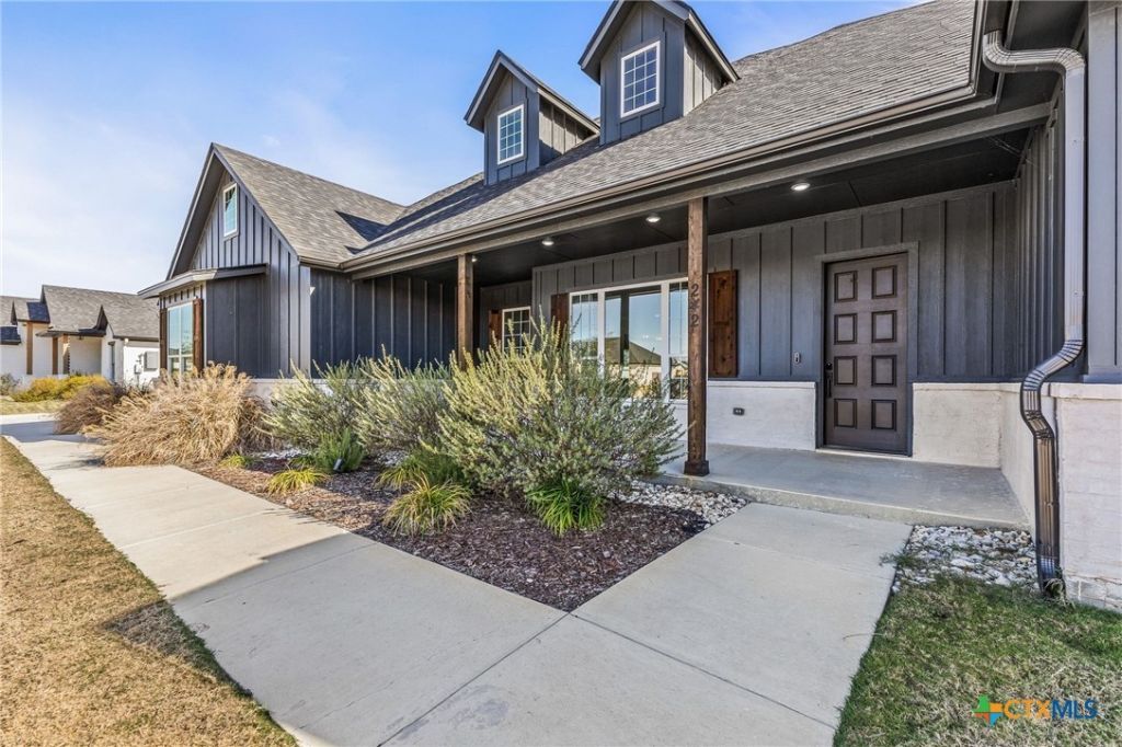 242 Sand Flat Lane, Temple, TX 76502 Main Photo