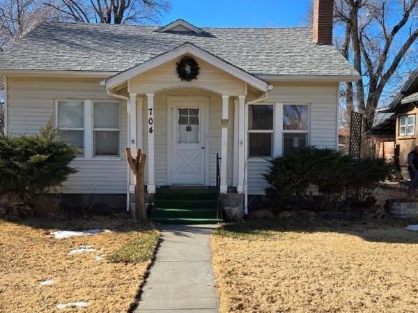 704 S 4th St, Lamar, CO 81052