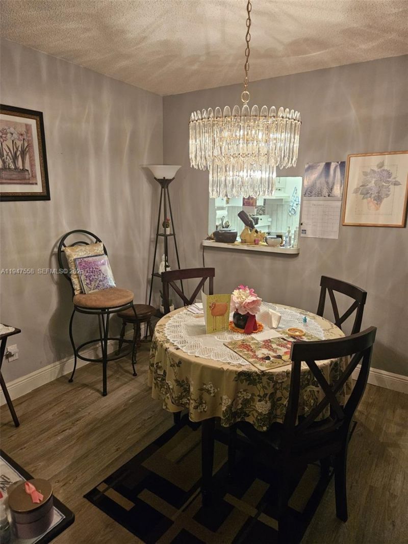 3591 Inverrary Dr, Unit 405, Lauderhill, FL 33319 Photo