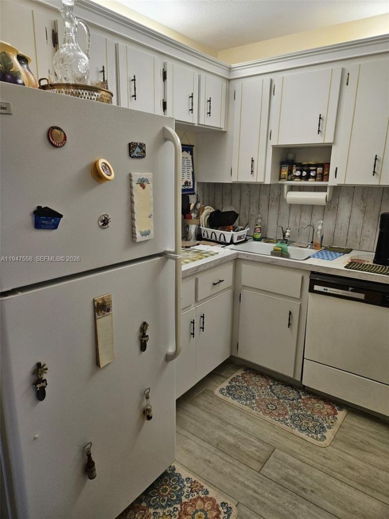 3591 Inverrary Dr, Unit 405, Lauderhill, FL 33319 Photo