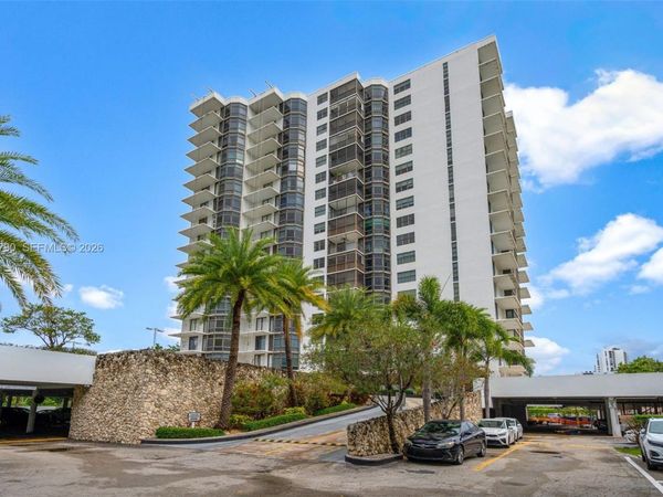 3375 N Country Club Dr, Unit 304, Aventura, FL 33180
