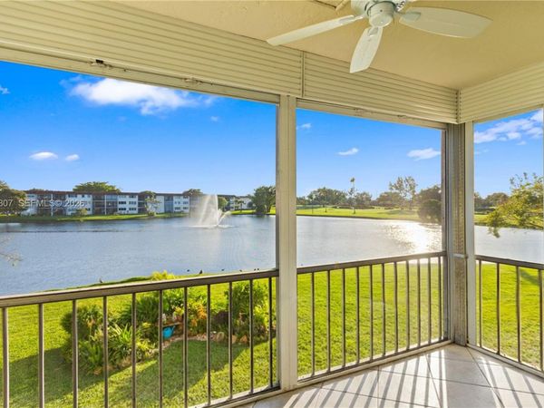 9500 N Hollybrook Lake Dr, Unit 5-206, Pembroke Pines, FL 33025