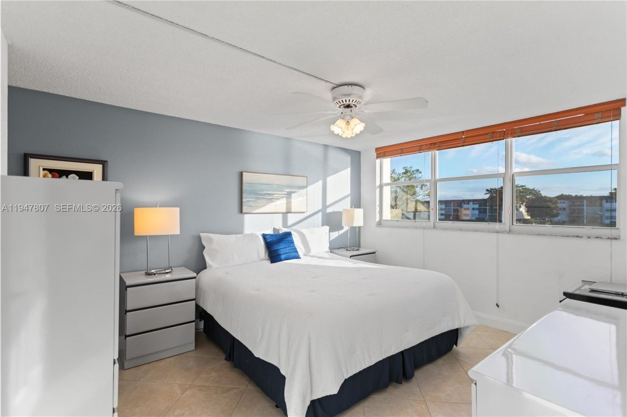 9500 N Hollybrook Lake Dr, Unit 5-206, Pembroke Pines, FL 33025 Photo