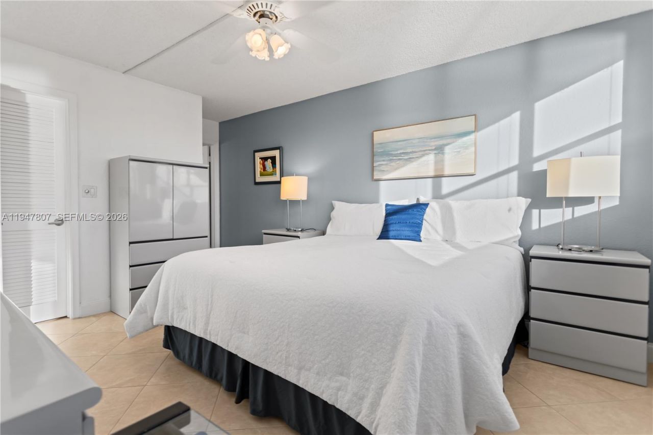 9500 N Hollybrook Lake Dr, Unit 5-206, Pembroke Pines, FL 33025 Photo