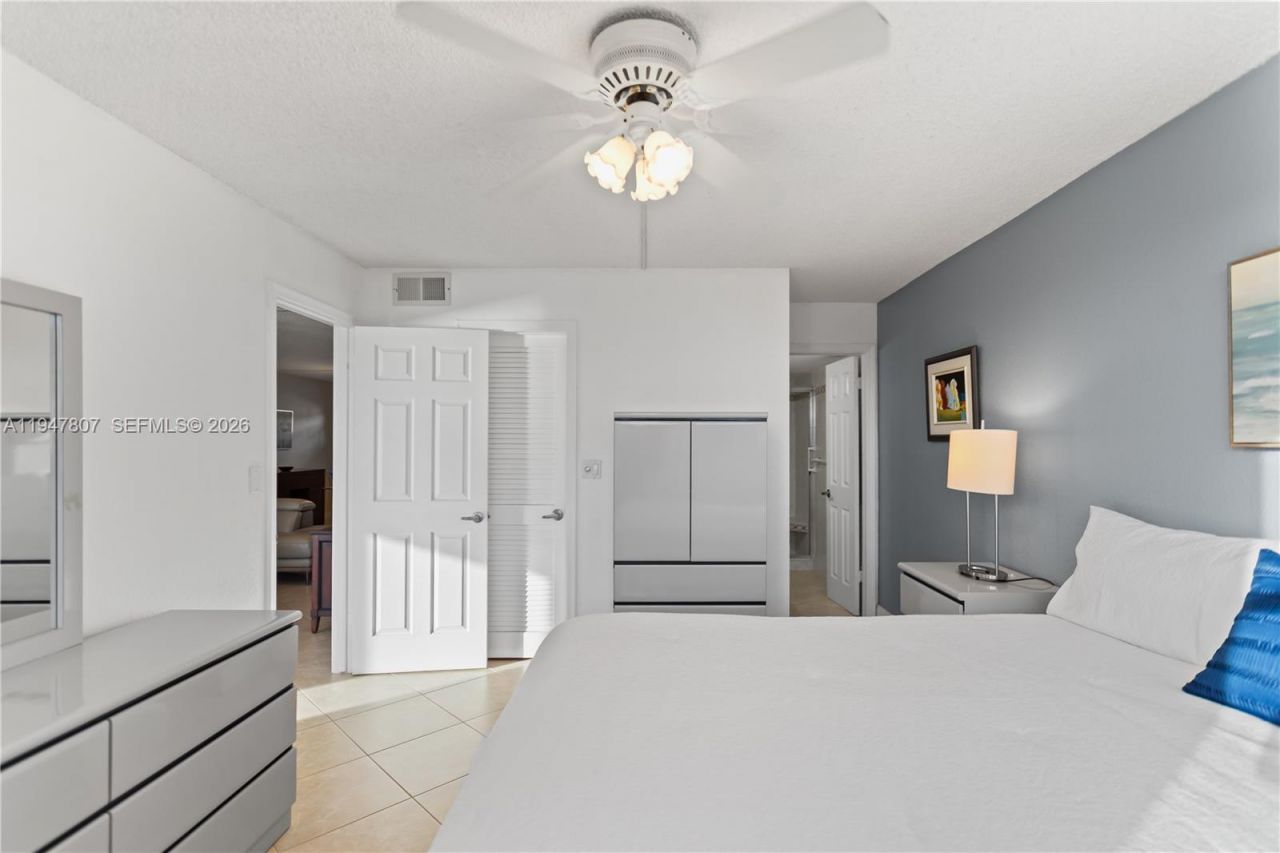 9500 N Hollybrook Lake Dr, Unit 5-206, Pembroke Pines, FL 33025 Photo