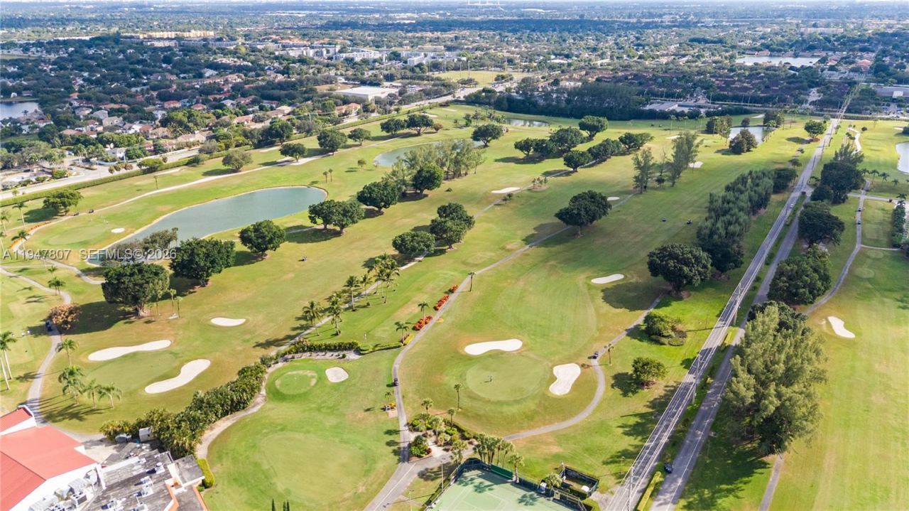 9500 N Hollybrook Lake Dr, Unit 5-206, Pembroke Pines, FL 33025 Photo