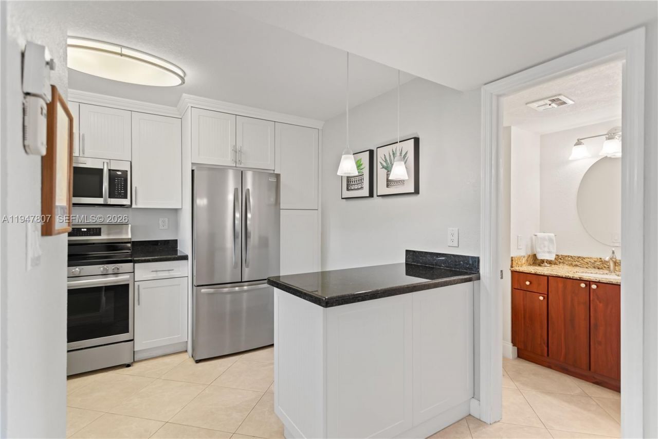 9500 N Hollybrook Lake Dr, Unit 5-206, Pembroke Pines, FL 33025 Photo