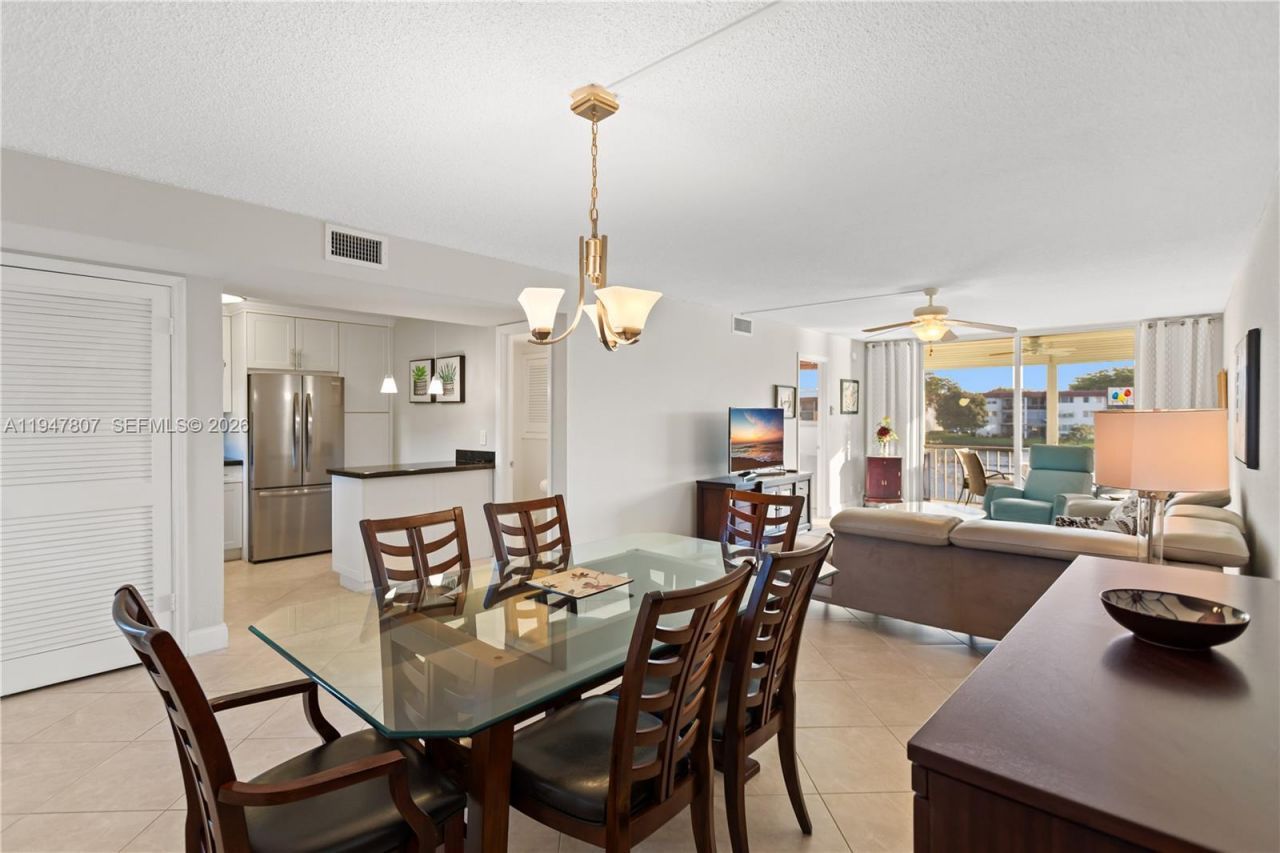 9500 N Hollybrook Lake Dr, Unit 5-206, Pembroke Pines, FL 33025 Photo