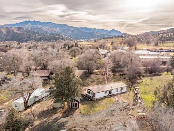 220 Schoolhouse Road, Dayville, OR 97825