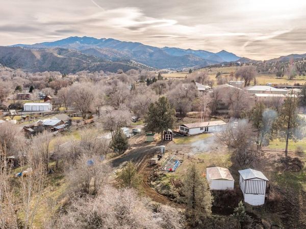 220 Schoolhouse Road, Dayville, OR 97825