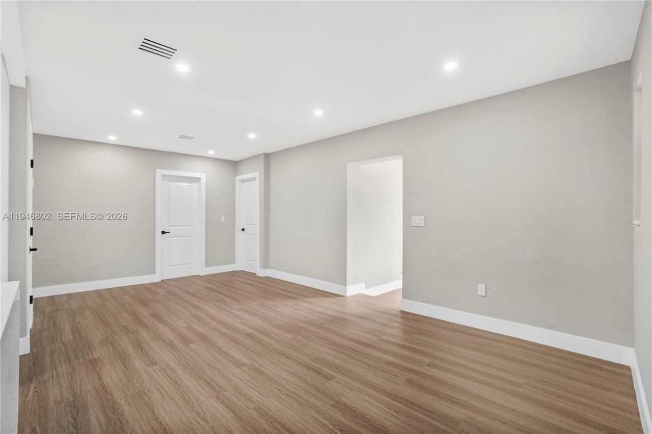 1151 NW 45th St, Miami, FL 33127 Photo