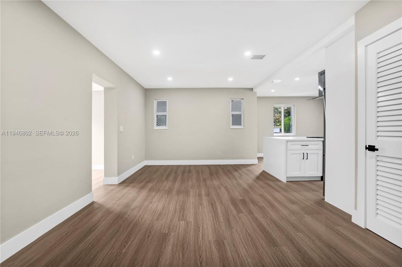 1151 NW 45th St, Miami, FL 33127 Photo