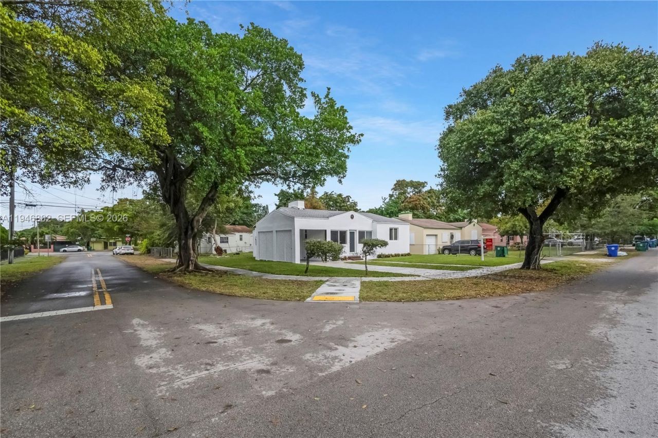 1151 NW 45th St, Miami, FL 33127 Photo