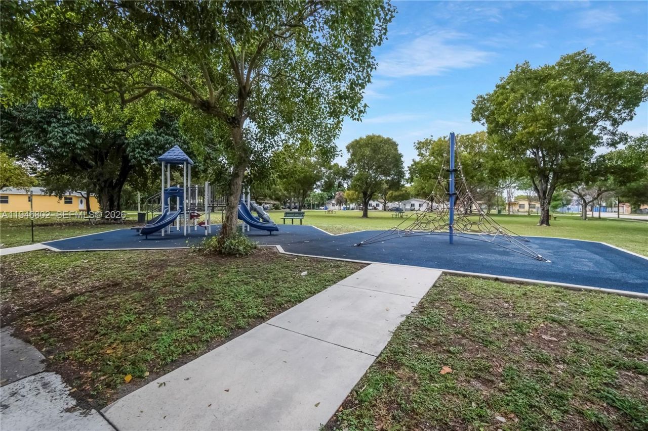 1151 NW 45th St, Miami, FL 33127 Photo