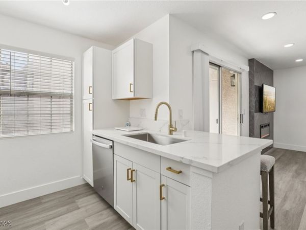 3150 Soft Breezes Drive, Unit 1034, Las Vegas, NV 89128