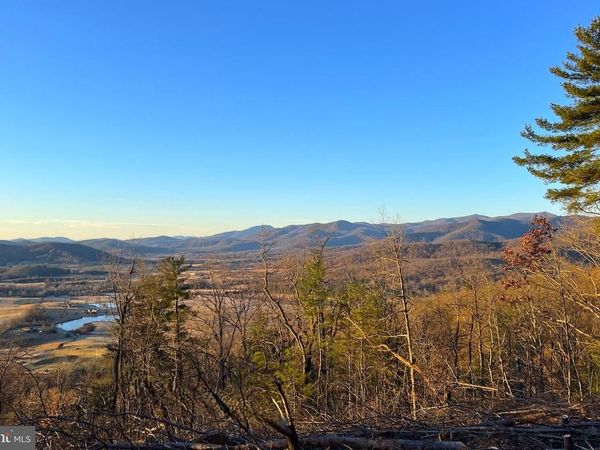 REDIVIVA LANE, WASHINGTON, VA 22747