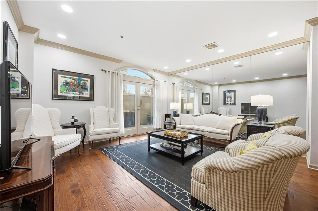 2499 Peachtree Road Ne, Unit 108, Atlanta, GA 30305 Main Photo