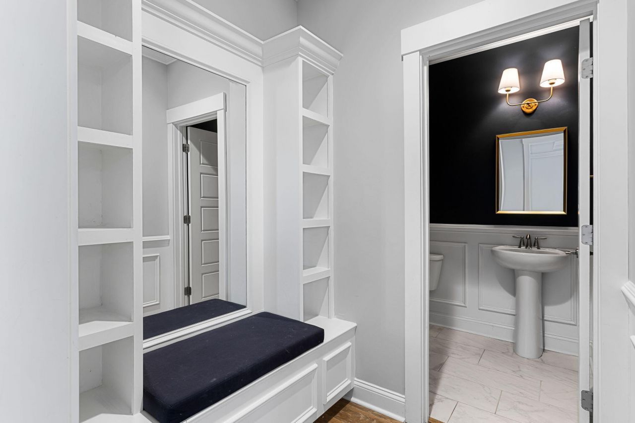 1918 Mossdale Drive Photo 11