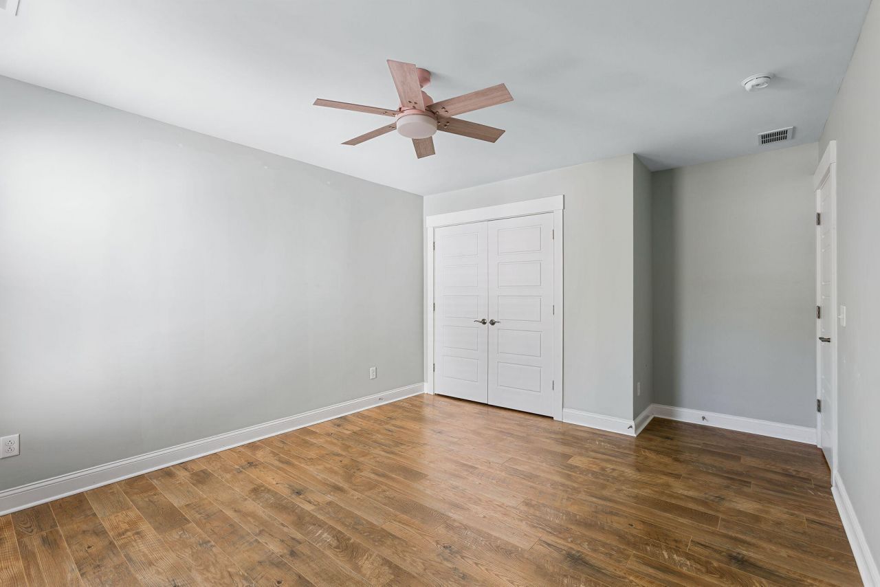 1918 Mossdale Drive Photo 27