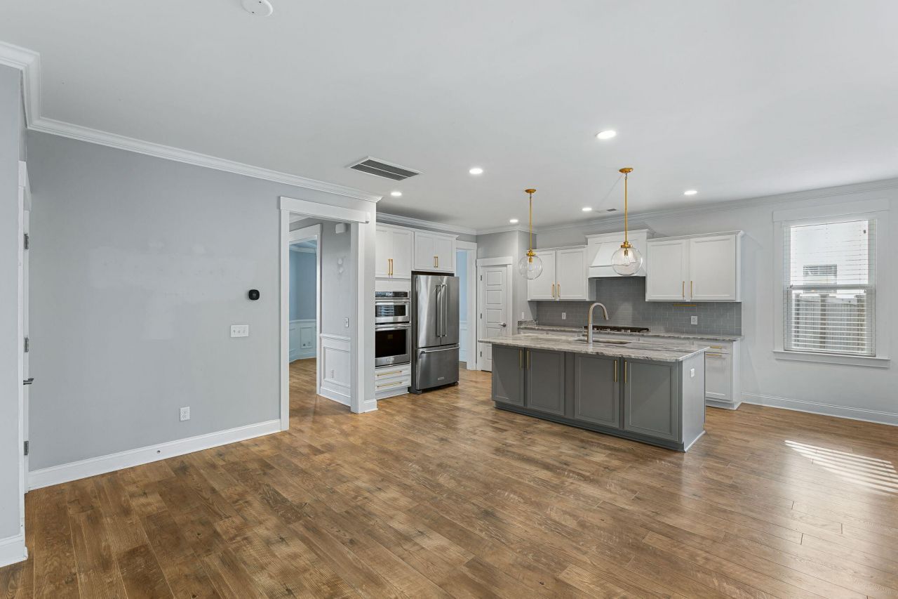 1918 Mossdale Drive Photo 6