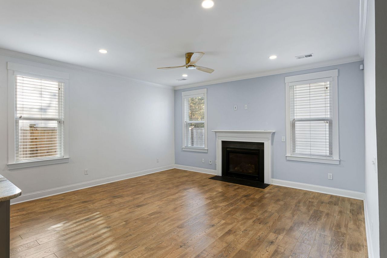 1918 Mossdale Drive Photo 9