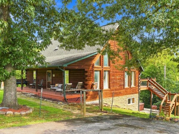 1558 Covington Road, Dandridge, TN 37725