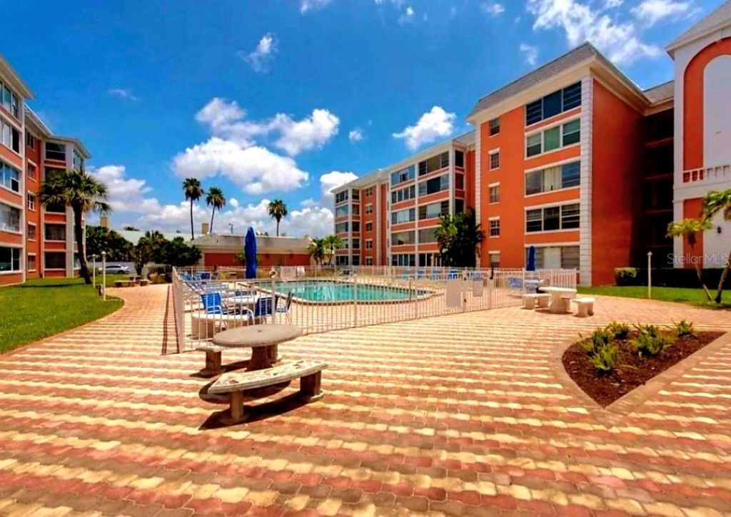 6960 20th Avenue N, Unit 302, Saint Petersburg, FL 33710 Photo