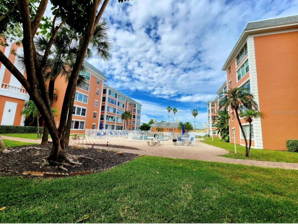 6960 20th Avenue N, Unit 302, Saint Petersburg, FL 33710 Photo