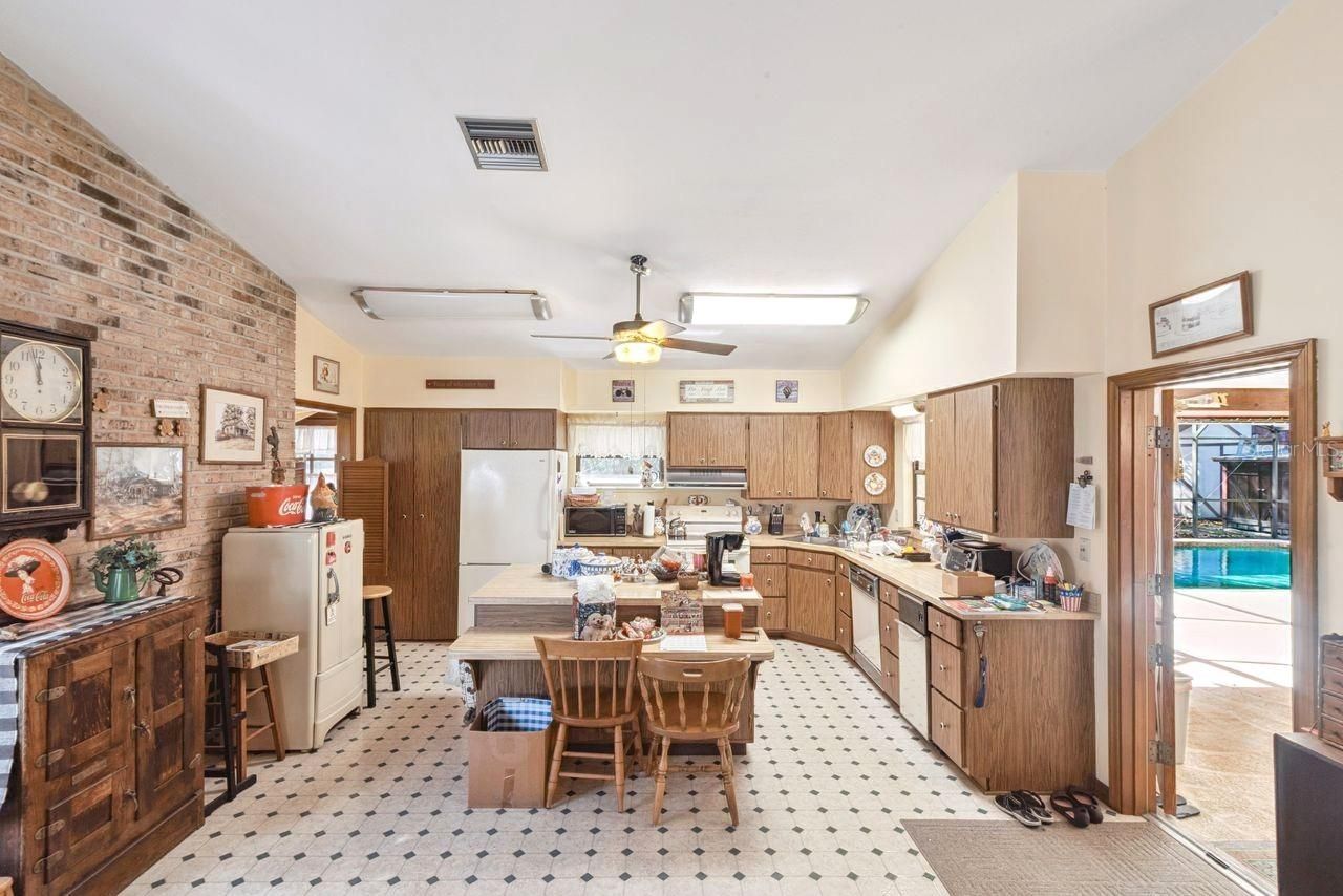 301 Shady Woods Road, Geneva, FL 32732 Photo